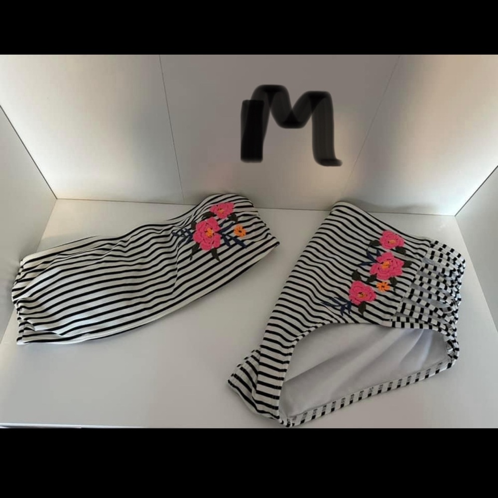 Holister bikini set medium